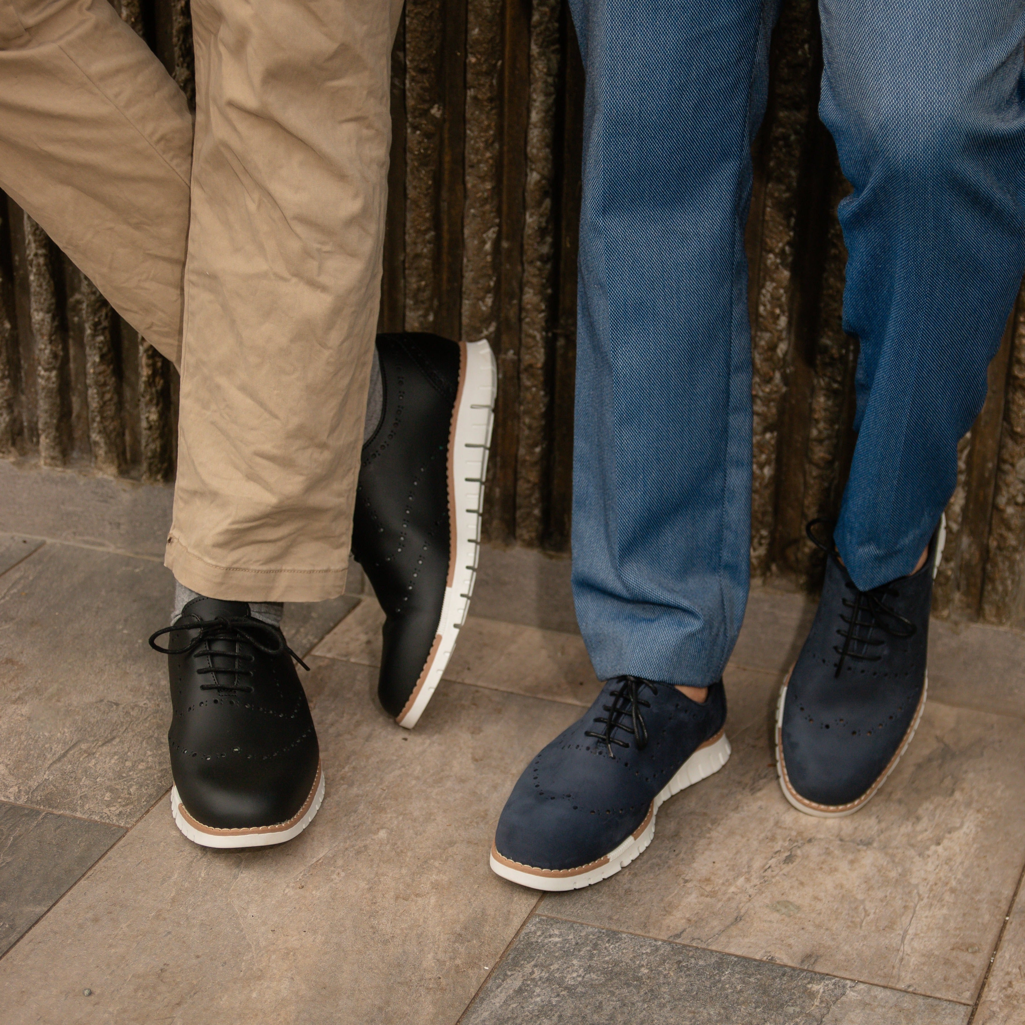 Oxford negro de piel, un zapato clásico y versátil. Añade un toque de elegancia y sofisticación a tu vestimenta con este calzado atemporal y de calidad en color negro.
