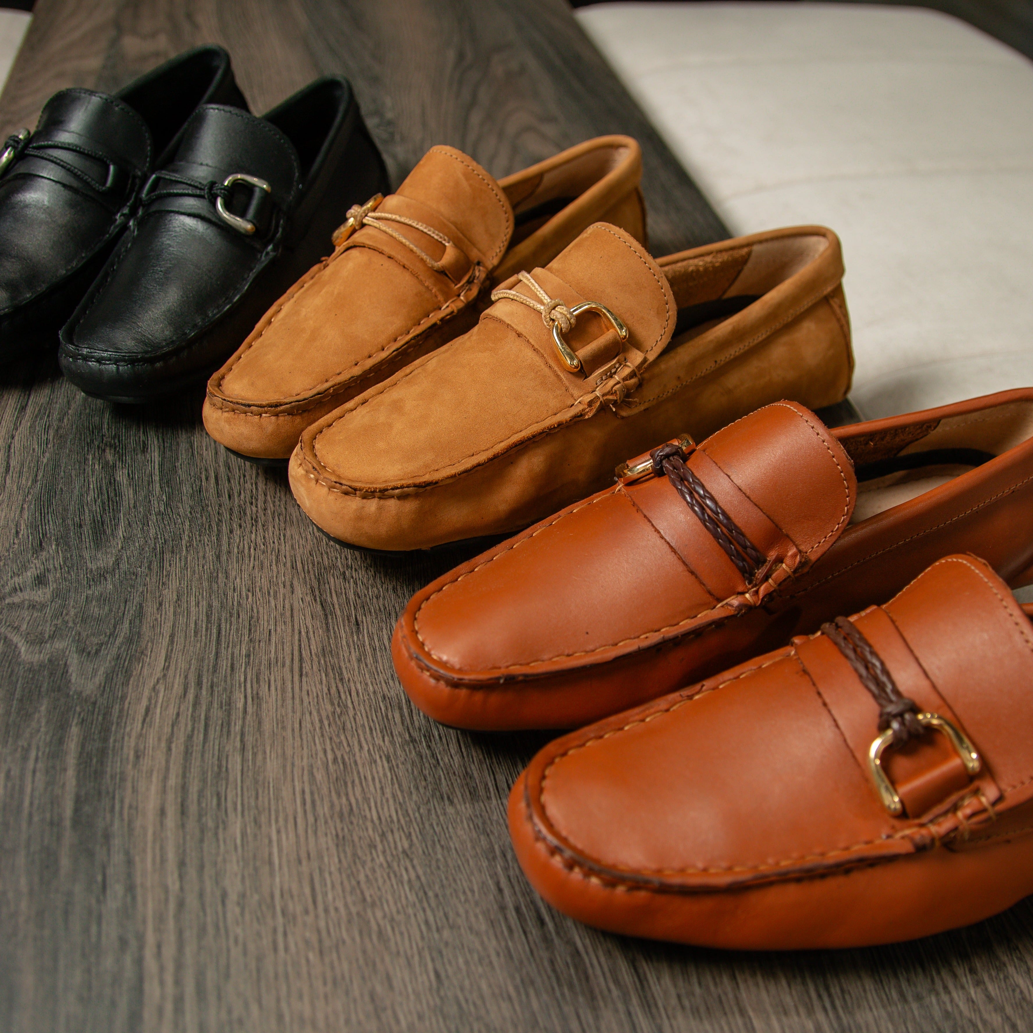 Mocasín Drive en color caramelo, un calzado distinguido y elegante. Agrega un toque de sofisticación a tu estilo con este mocasín de tono caramelo, ideal para lucir con clase en cualquier ocasión.